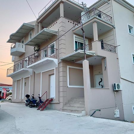 Rosa'S Apartments Lefkada City Bagian luar foto