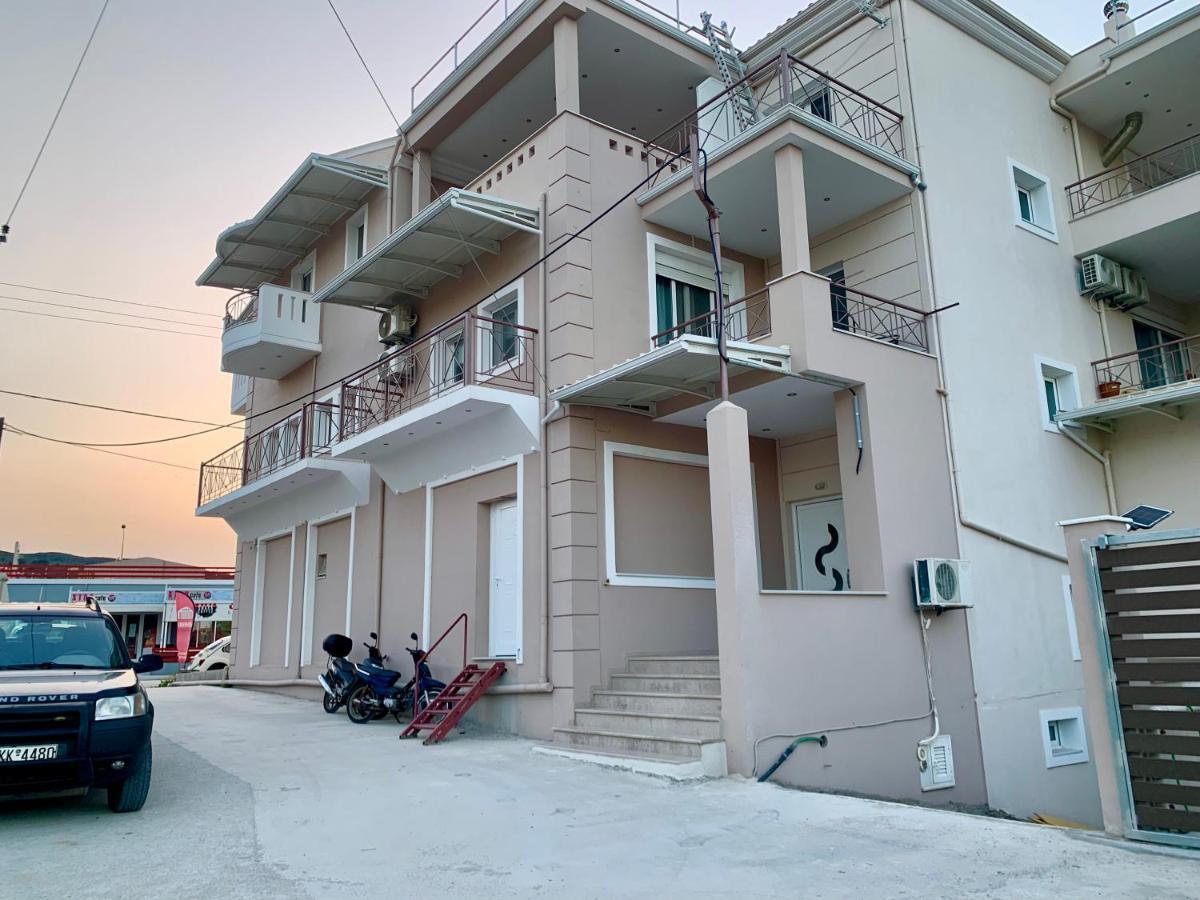 Rosa'S Apartments Lefkada City Bagian luar foto